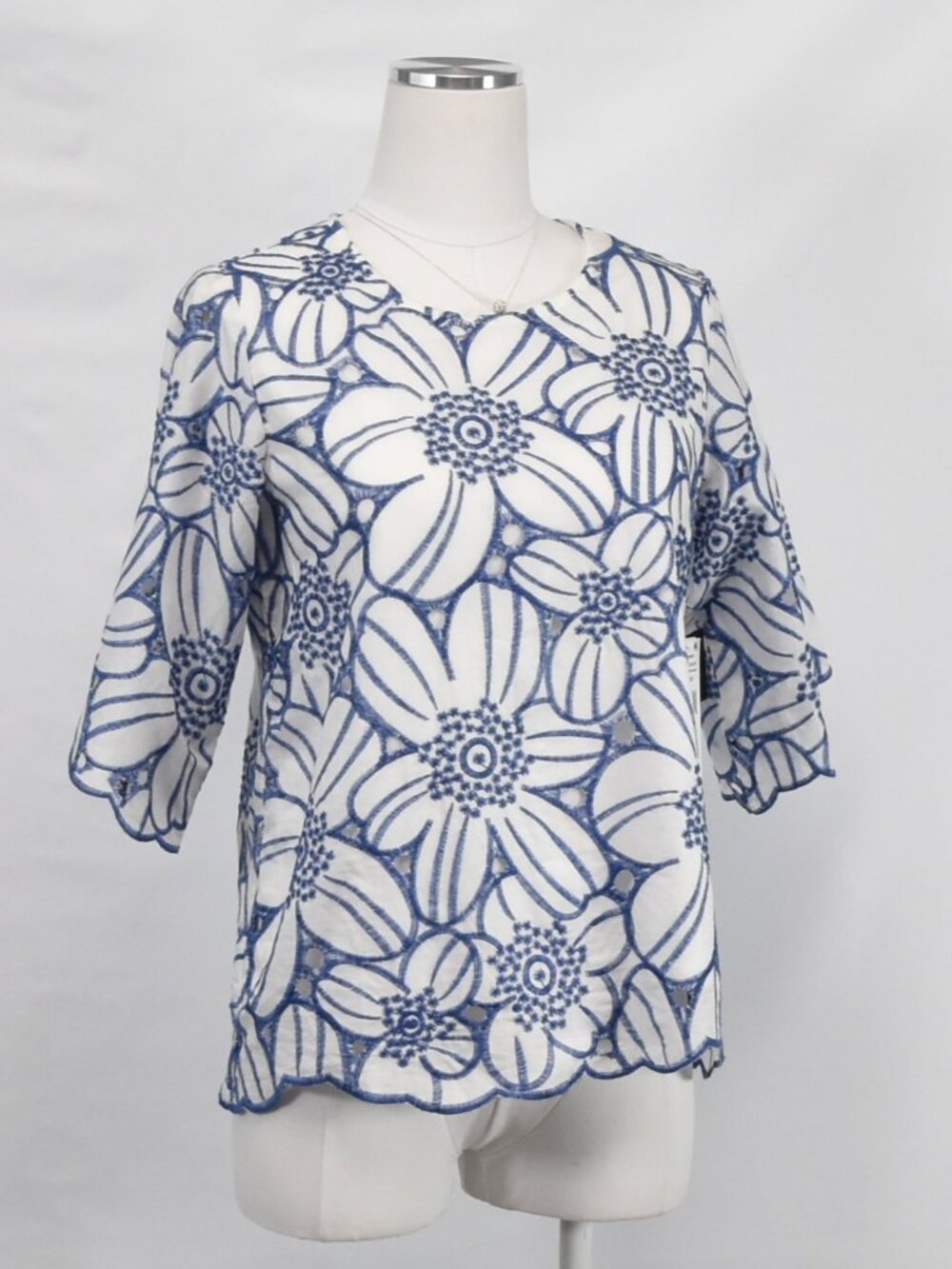 52seven Blue Floral Embroidered Top Medium